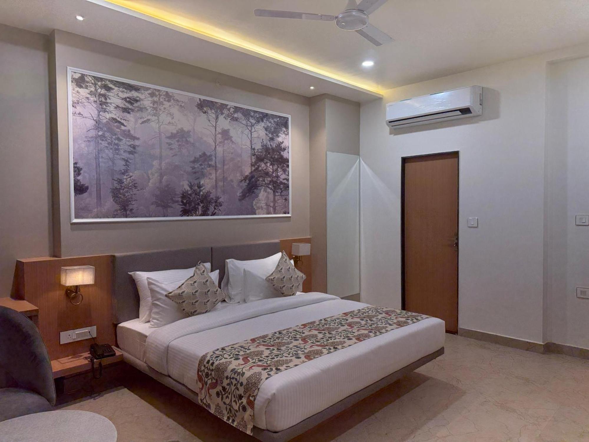 Aura By Arihant 3*