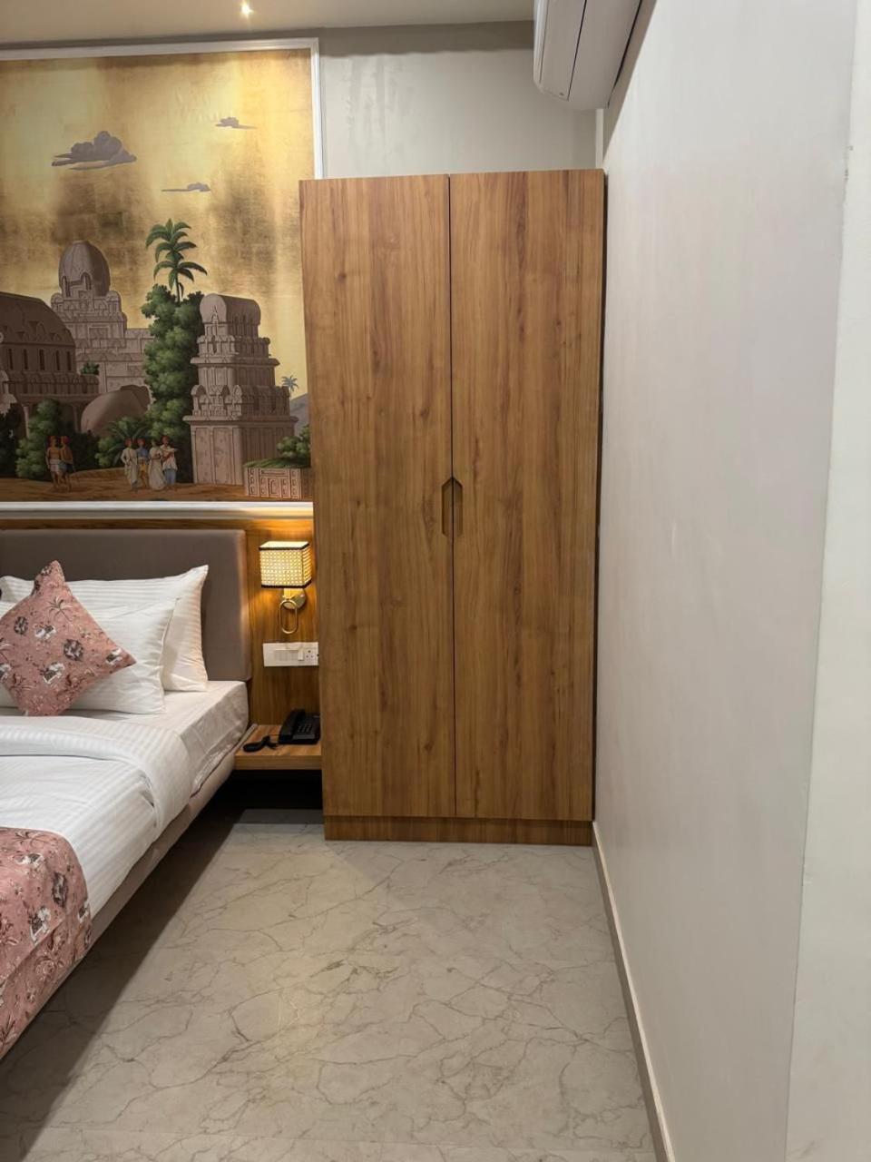 Hotel Aura By Arihant Udaipur