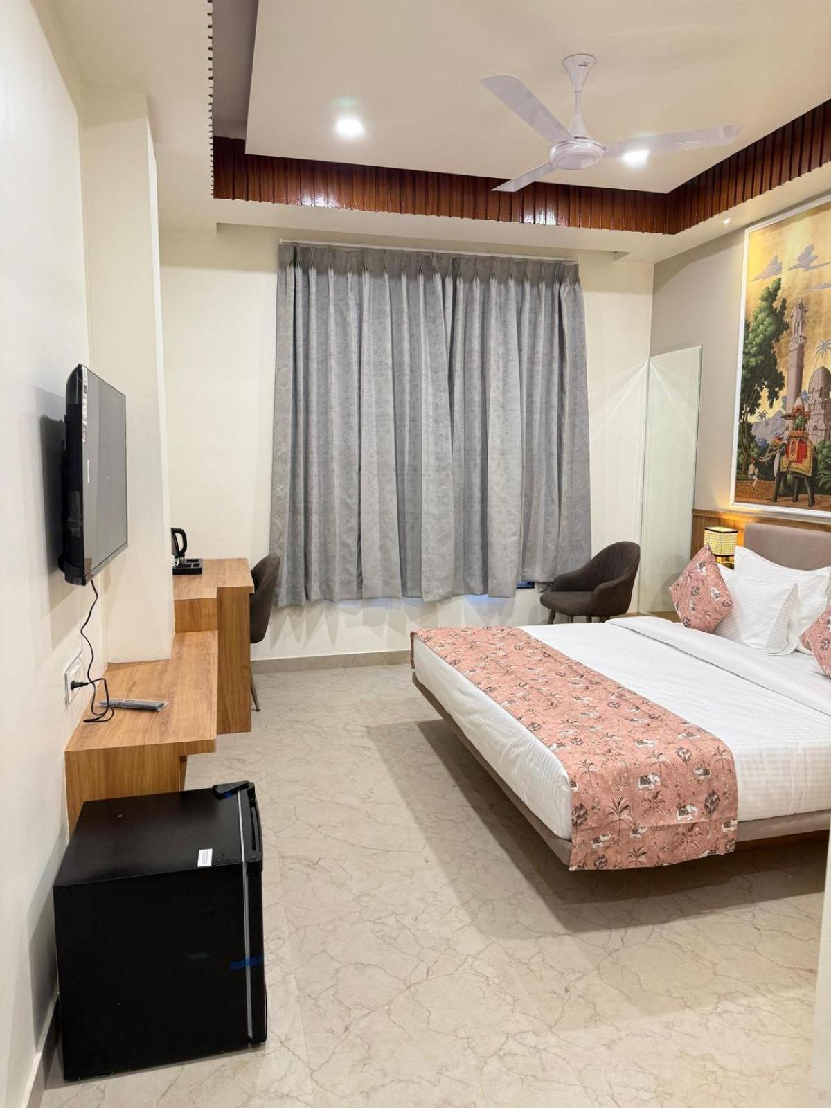 Hotel Aura By Arihant